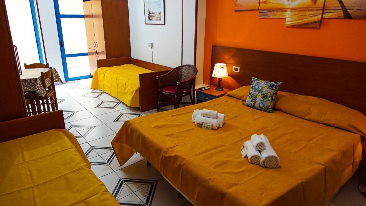Baia Di Naxos Aparthotel Giardini-Naxos Buitenkant foto