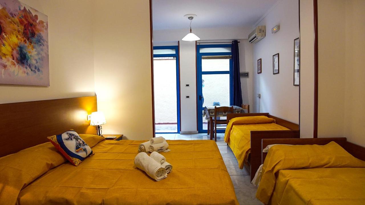 Baia Di Naxos Aparthotel Giardini-Naxos Buitenkant foto