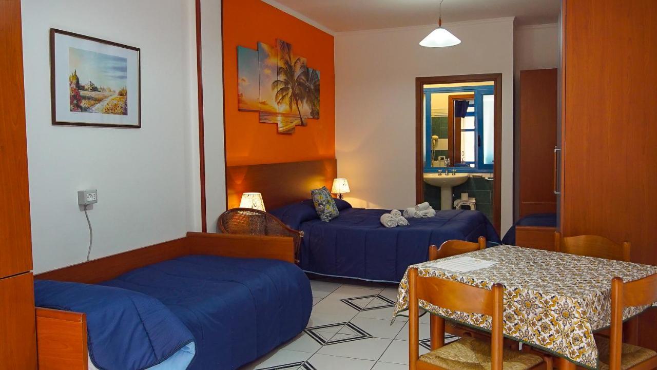 Baia Di Naxos Aparthotel Giardini-Naxos Buitenkant foto