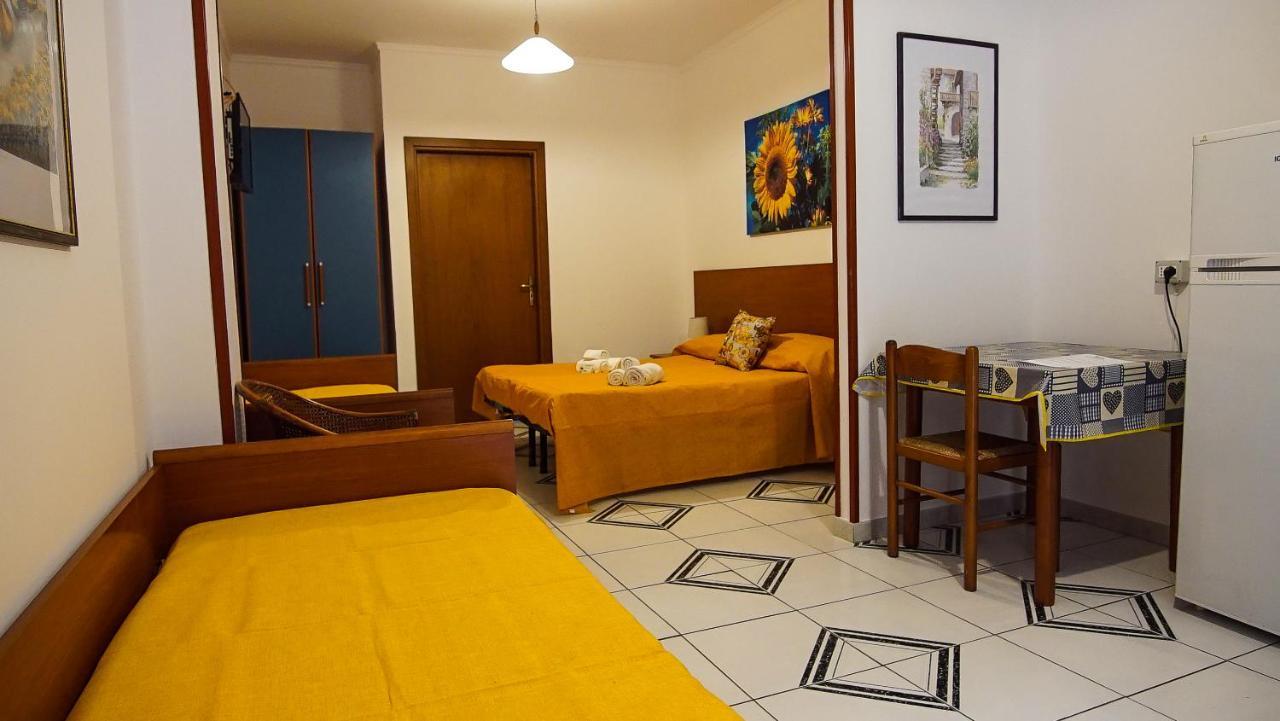 Baia Di Naxos Aparthotel Giardini-Naxos Buitenkant foto