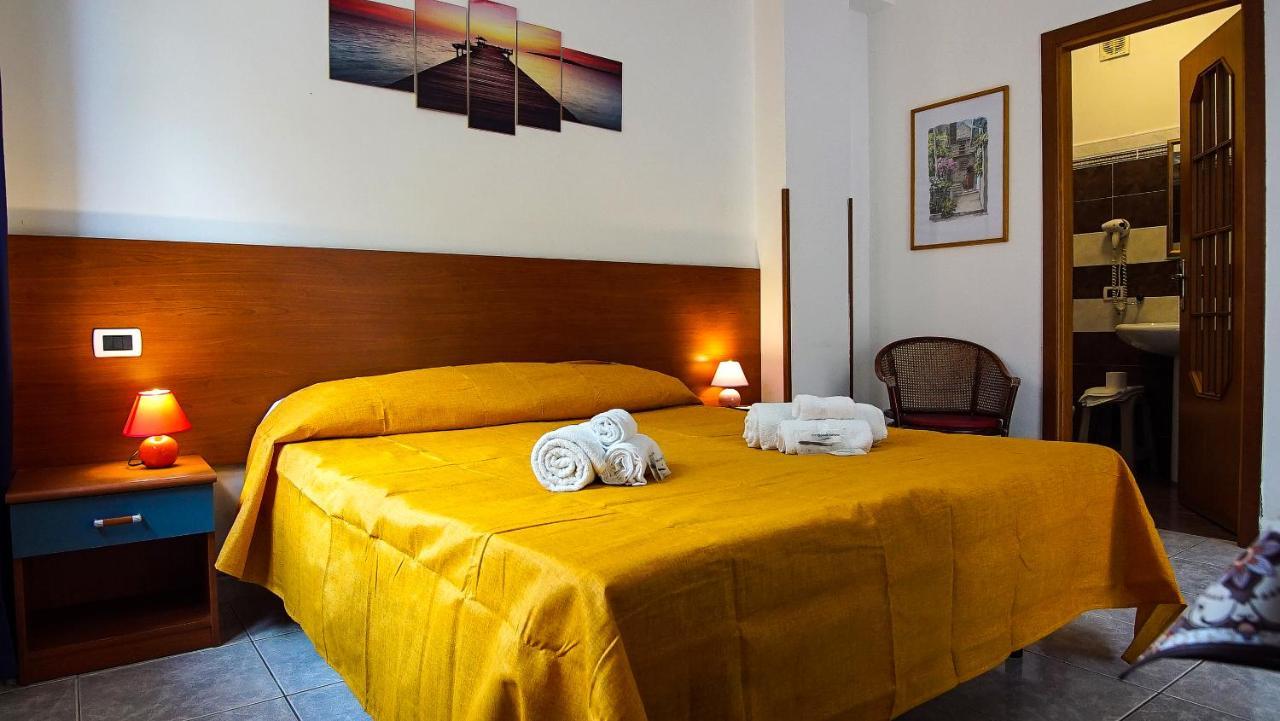 Baia Di Naxos Aparthotel Giardini-Naxos Buitenkant foto