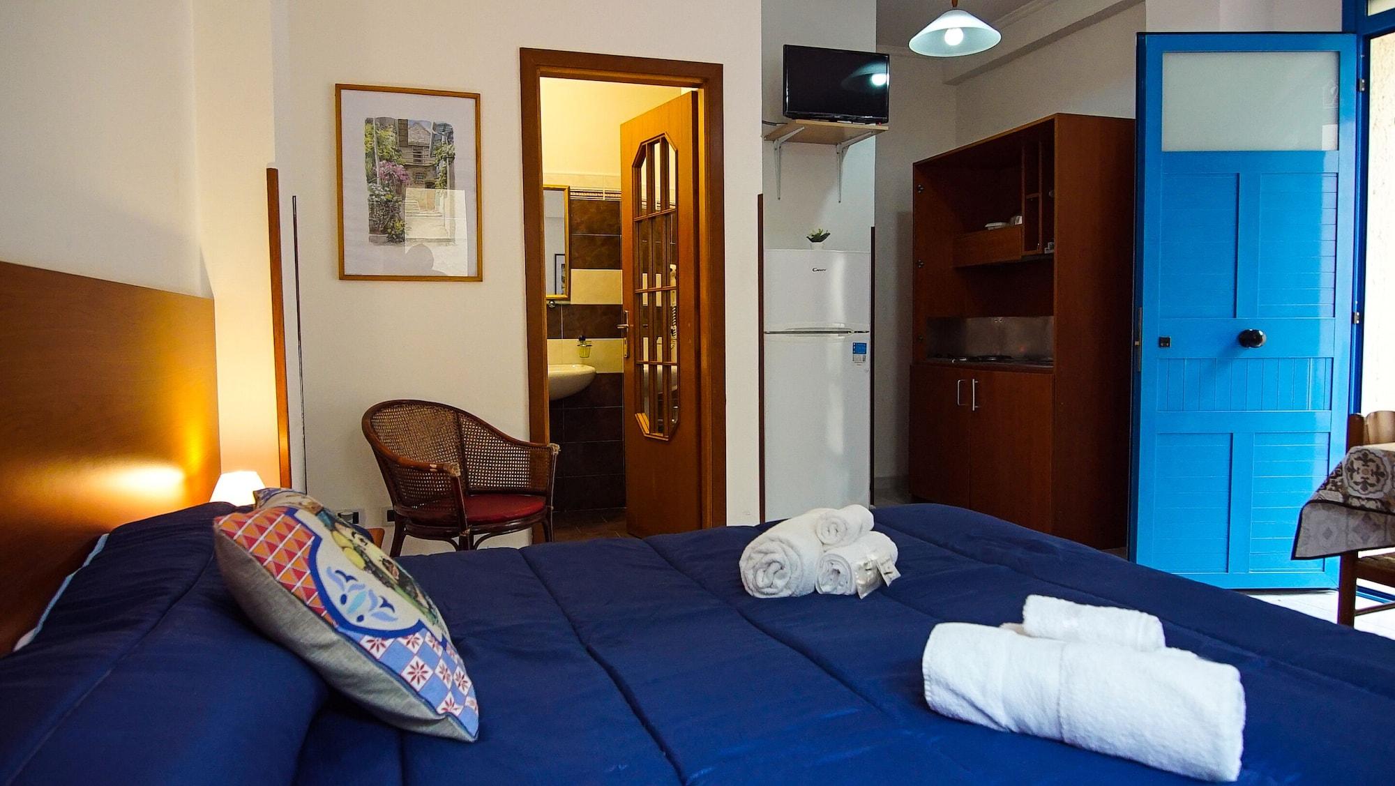 Baia Di Naxos Aparthotel Giardini-Naxos Buitenkant foto